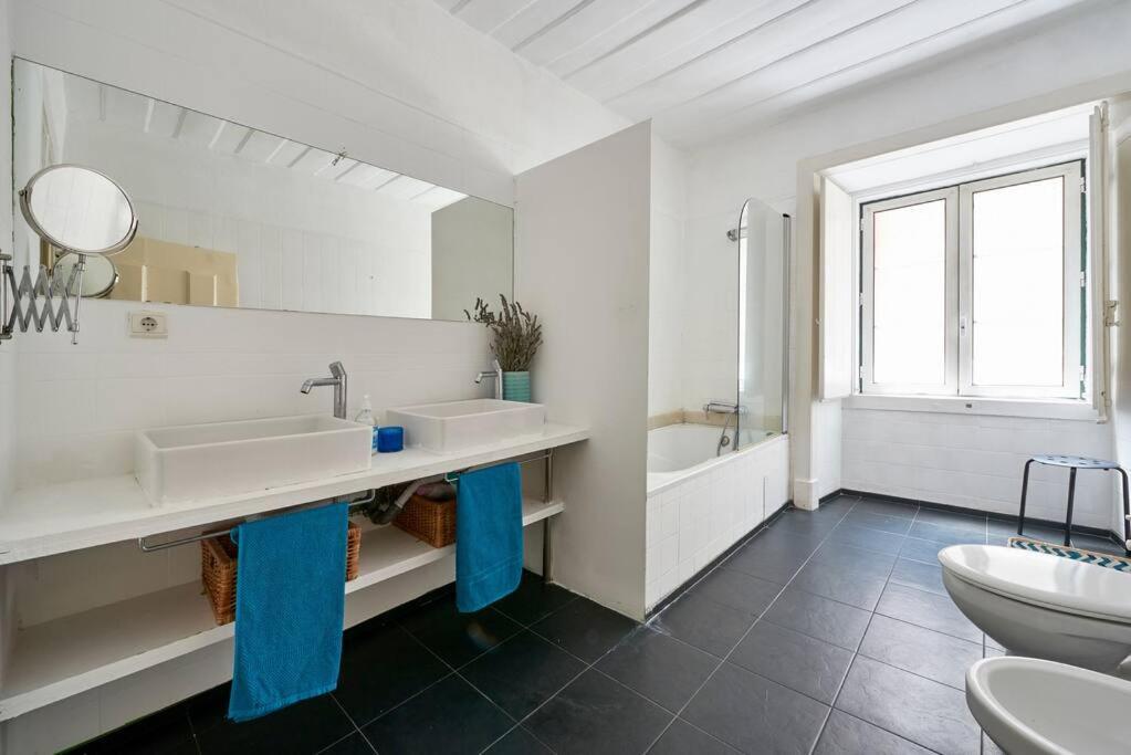 ליסבון Stunning Apartment Near Chiado מראה חיצוני תמונה